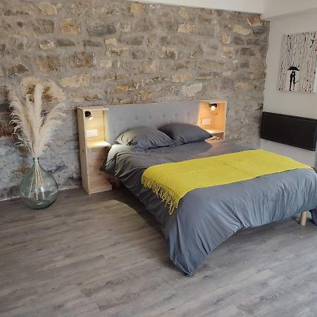 Auberge Des Esperels Rez De Maison Avec Jardin Figanières Exteriör bild