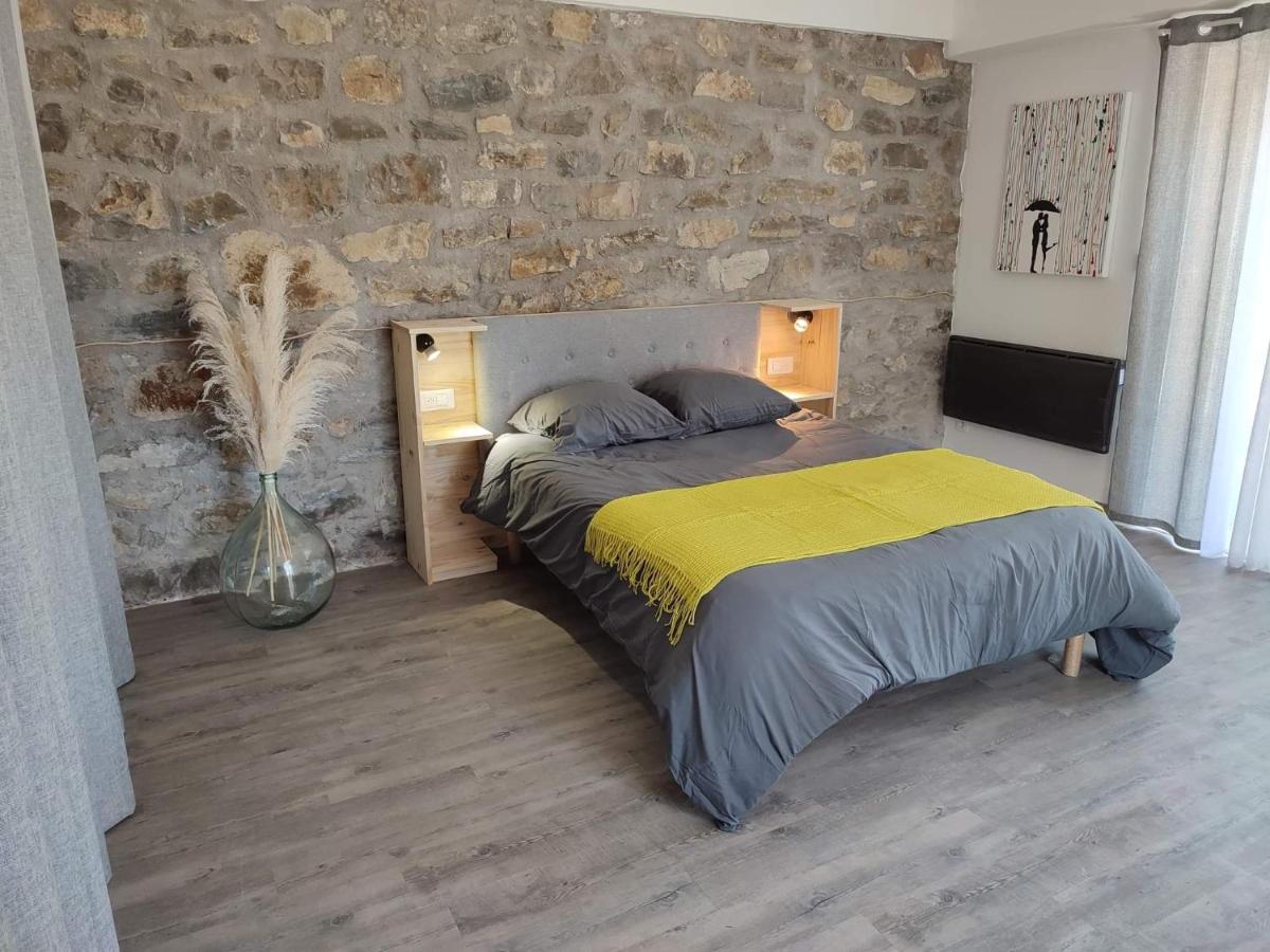 Auberge Des Esperels Rez De Maison Avec Jardin Figanières Exteriör bild